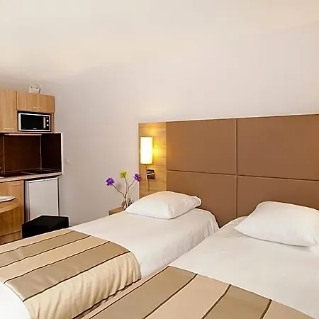 Sejours & Affaires Kleber Aparthotel